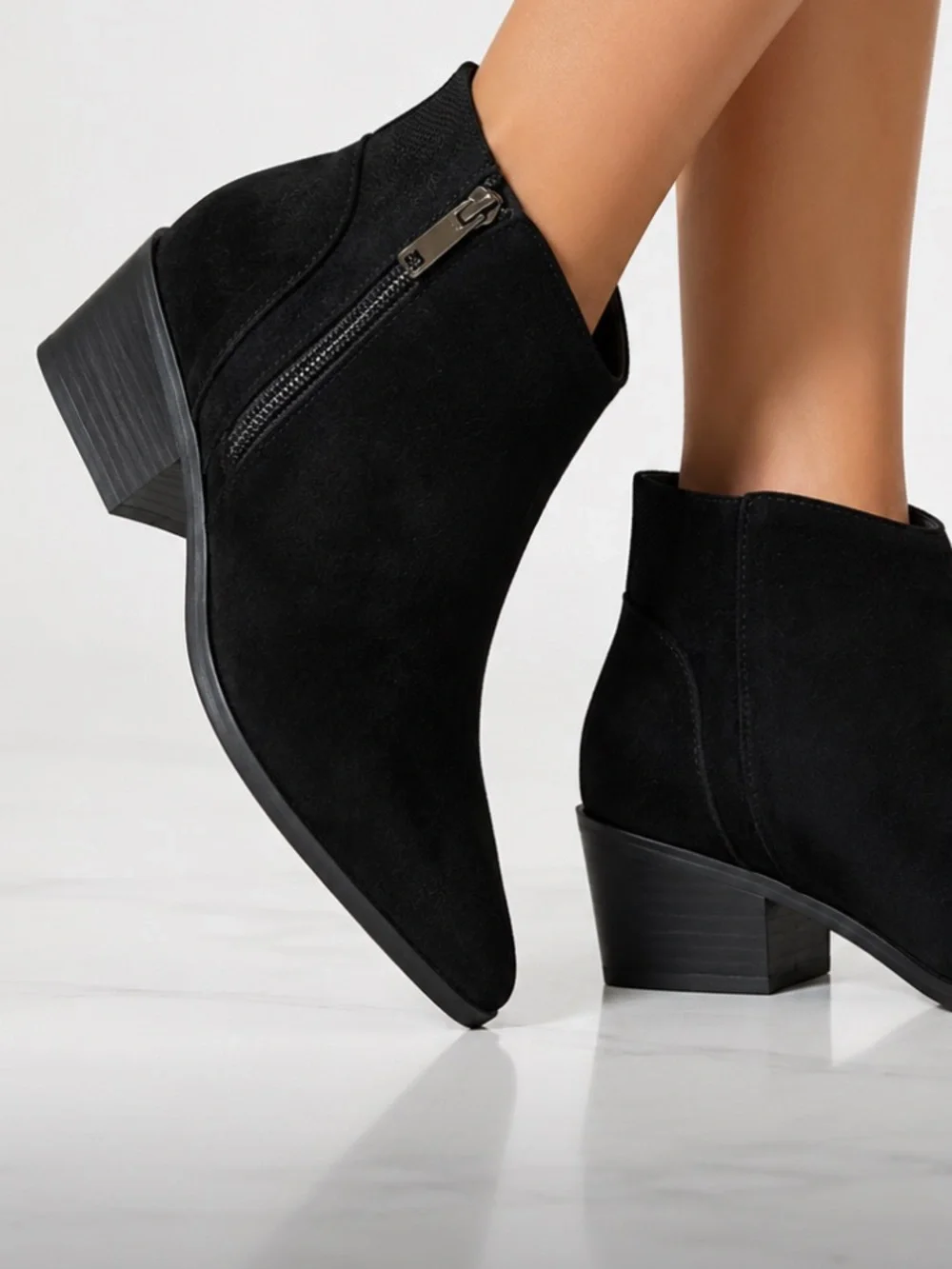 Aquatalia black suede leather side zip block heel ankle booties almond toe sz 6